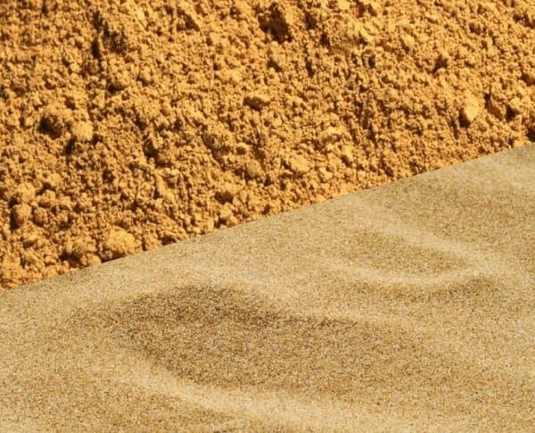 Карьерный песок или речной