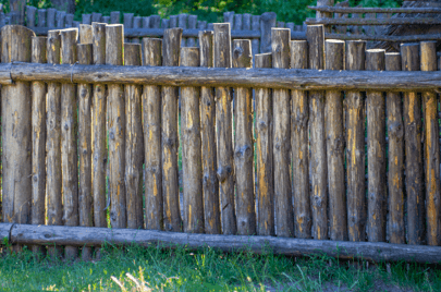 Как сделать красивый забор из горбыля (72 фото)