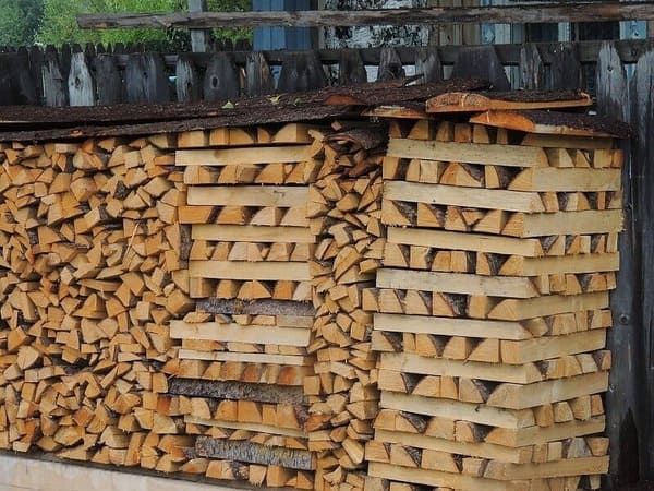 Хранение дров – выбираем правильное место